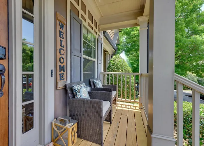 Lake Oconee Abode W/ Patio, Grill & Fire Pit Table