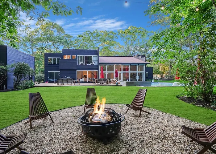 Chic Modern Retreat In The Heart Of Eh! Pool Open!