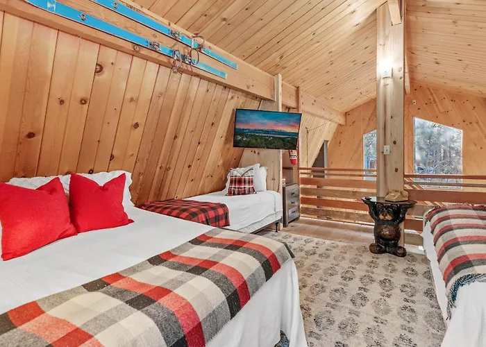 The Sugar Loft - Fireplace, Fenced Yard, Deck, Barbecue