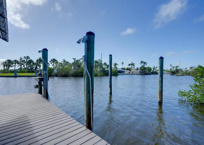 Bokeelia Island Oasis: Waterfront, Private Dock!