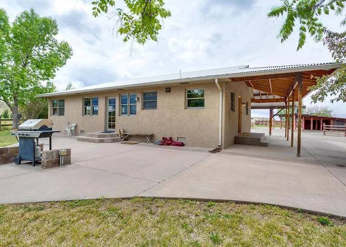 Montrose Family Home W/ Yard & Fruit Trees!