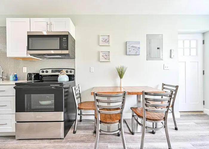 318 E Youngs Ave Unit 7 Salty Shore Retreat Coastal Charm Tranquility