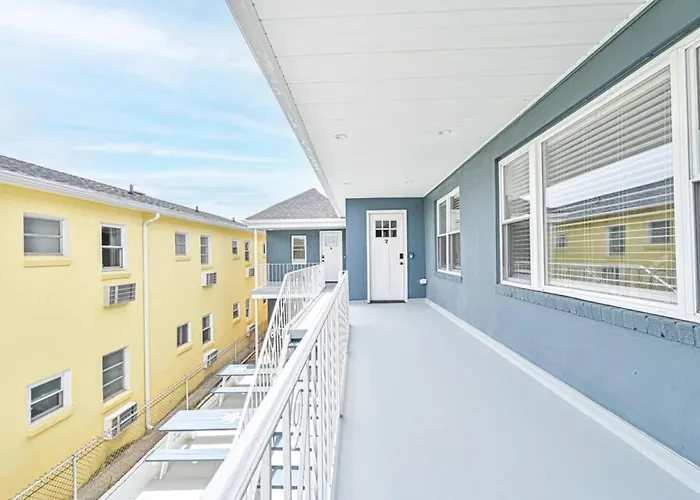 318 E Youngs Ave Unit 7 Salty Shore Retreat Coastal Charm Tranquility