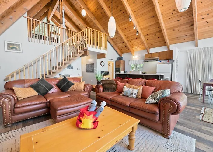Moonlight Shores Lakefront -Big Bear View Cabin, Hot Tub, Fireplace, Bbq