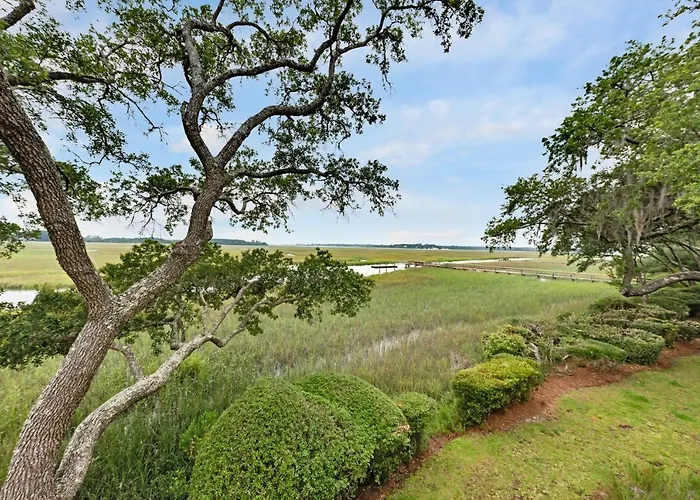 1715 Shelter Cove Villa