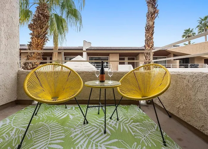 Biarritz-Top Floor 1Br With Views, Pool & Spa, Walk To Downtown