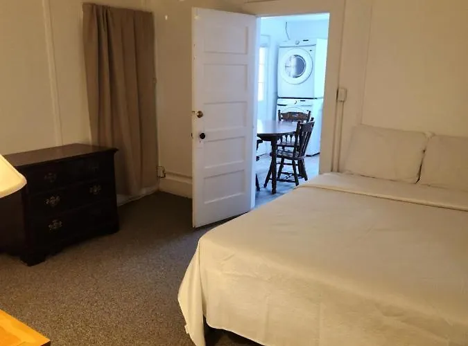 7 Beachside Inn