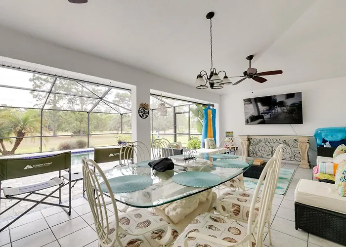 Pool, Grill & Golf Course Views: Spring Hill Stay!