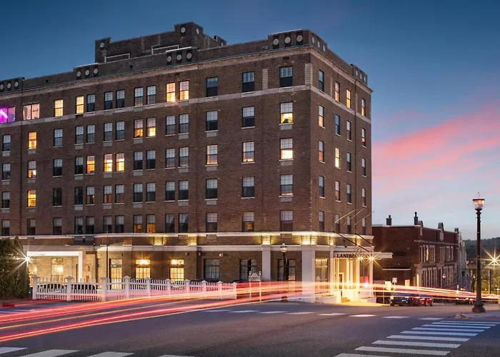 Landmark Inn