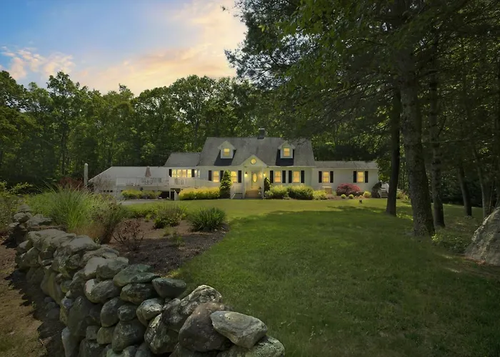 Cozy Bungalow Just Minutes From Mystic, Westerly Beaches, Boating And Casinos! Bungalow