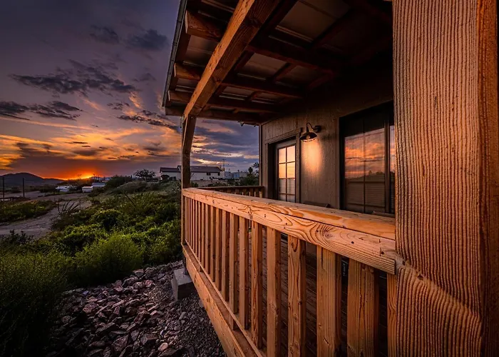 Miners Cabin #3 -Two Double Beds - Private Balcony - Walk To The Action