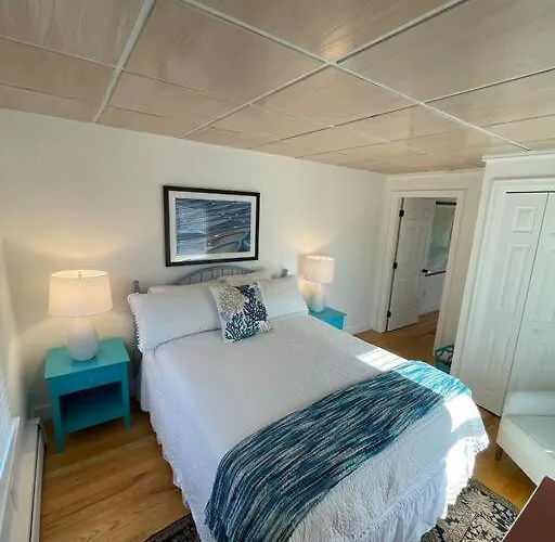 Updated Historic Water St 2 Bdr, 2 Bath Apartment.