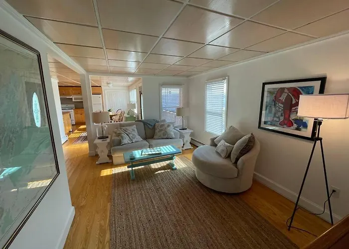 Updated Historic Water St 2 Bdr, 2 Bath Apartment.