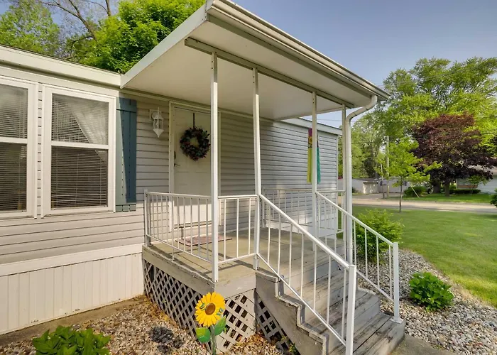 Charming South Haven Home - Great Location!