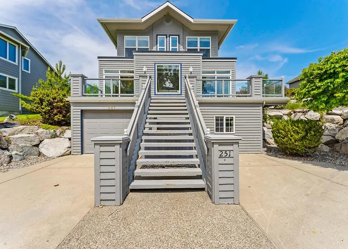 Beaches And Breezes On Wapato - 4 Bed 4 Bath Vacation Home In Wapato Point