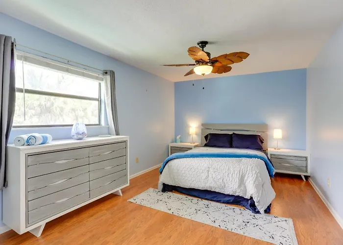 Idyllic Fort Pierce Retreat - Walk To Beach!