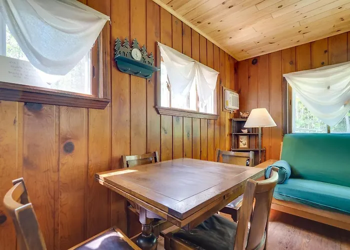Walk To Lakefront! Cabin 21 Mi To Boyne Mtn Resort