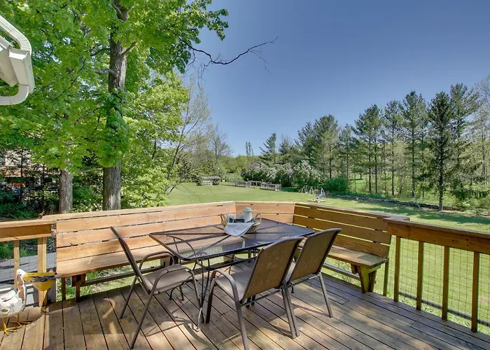 Updated Home W/ Deck: 2 Mi To Sister Bay Beach!