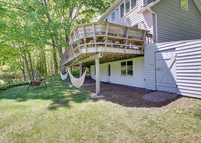 Updated Home W/ Deck: 2 Mi To Sister Bay Beach!