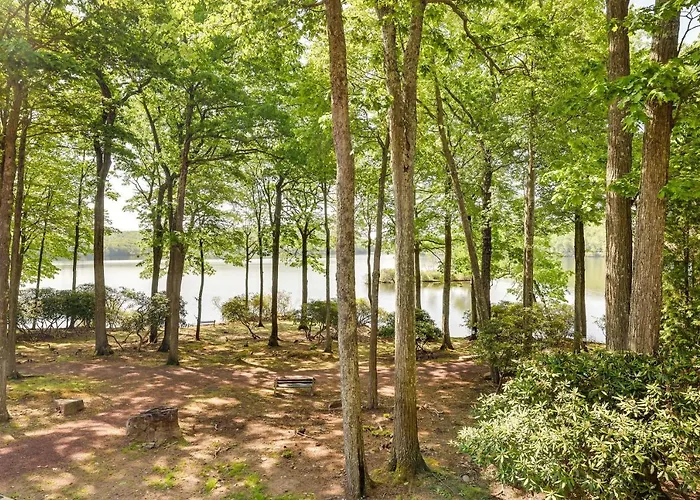 1 Mi To Big Boulder: Lakefront Unit W/ Pool Access
