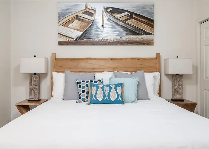 Natalies Nook- Lake Hideaway Near Downtown Fun