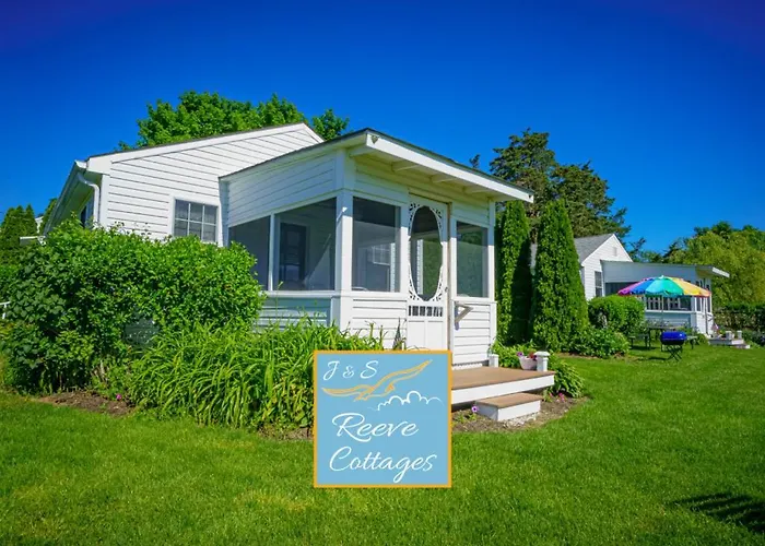 Premier Waterfront Cottage 2