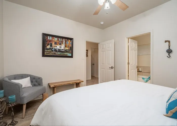 Natalies Nook- Lake Hideaway Near Downtown Fun