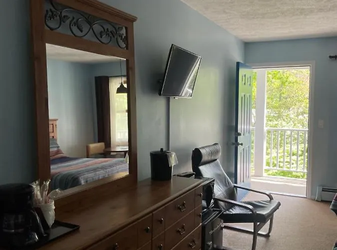M22 Inn Glen Arbor