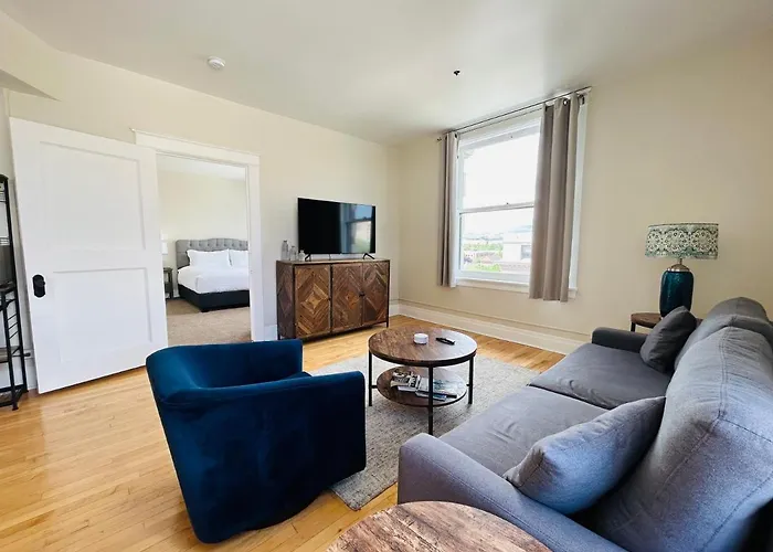 Downtown Digs: Urban Views & Posh Amenities