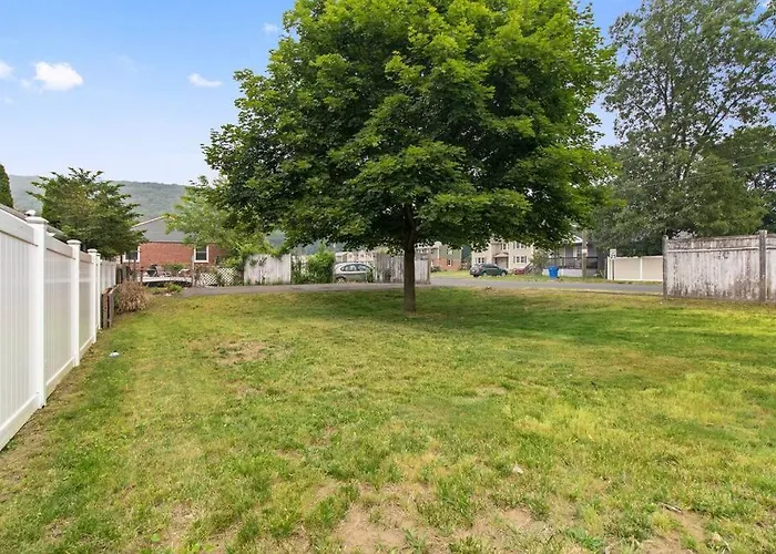 Stylish, Relaxing & Comfy 3 Bdr Home