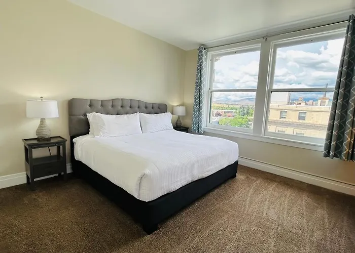 Downtown Digs: Urban Views & Posh Amenities