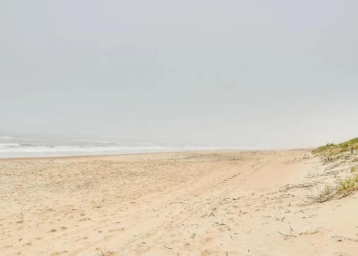Nags Head Vacation Rental W/ Hot Tub: Near Beach!