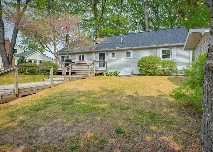 'Summer Place' A Vibrant Rental On Lake Huron