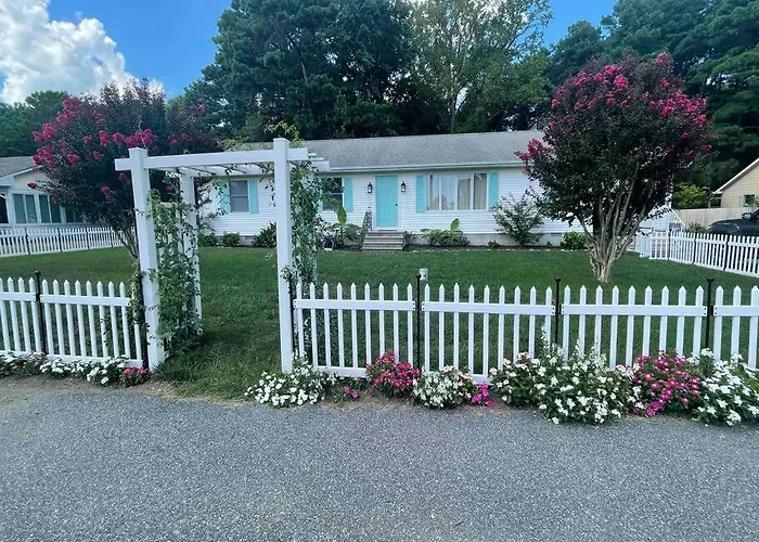 Crow'S Nest - Private Guest Apt Near Bike Trail/3.7 Mi To Beach