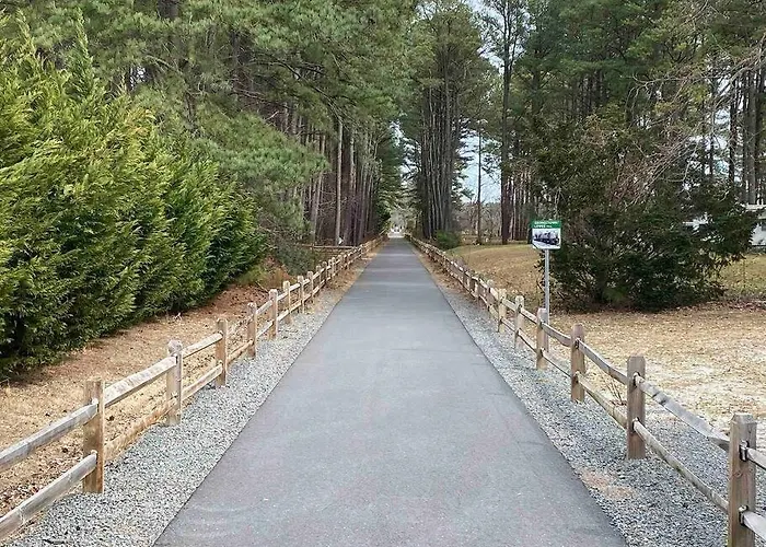 Crow'S Nest - Private Guest Apt Near Bike Trail/3.7 Mi To Beach
