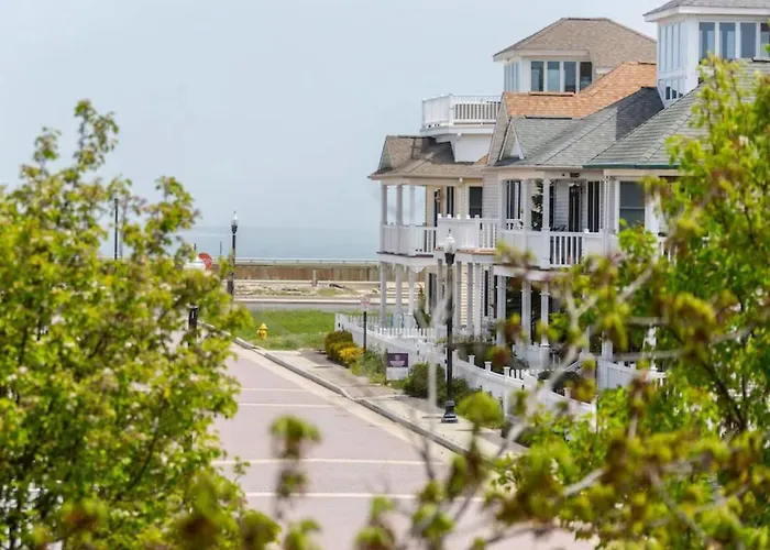 Amazing!!!! Luxury 5Br, Steps To Beach And Fun! Fully Renovated Beach House!