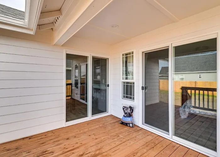 Ocean Shores Home W/ Game Room - Walk To Beaches!