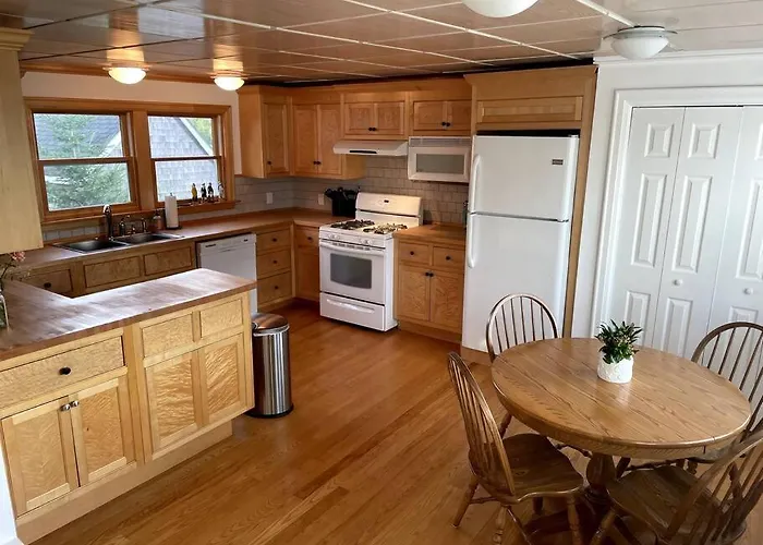 Updated Historic Water St 2 Bdr, 2 Bath Apartment.
