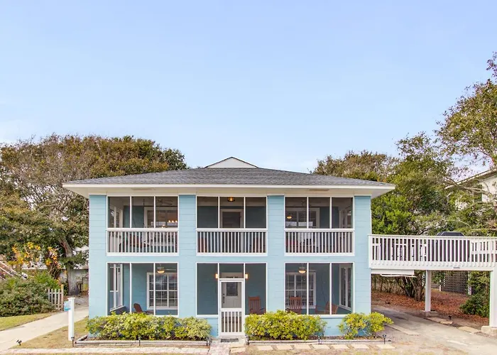 Palm Boulevard 2403 - Upstairs