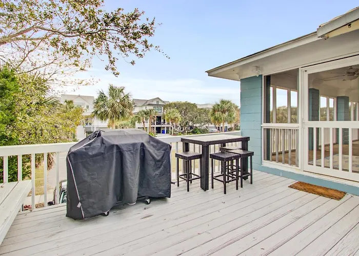 Palm Boulevard 2403 - Upstairs