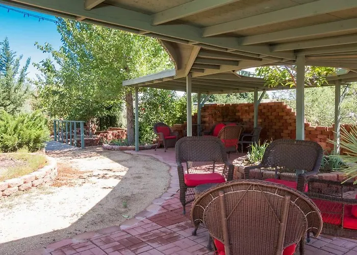 Cottonwood Private Retreat Heated Pool & Gardens