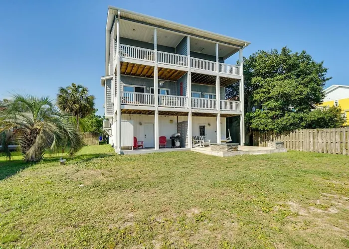 Carolina Beach Lakefront House: Walk To Beach!