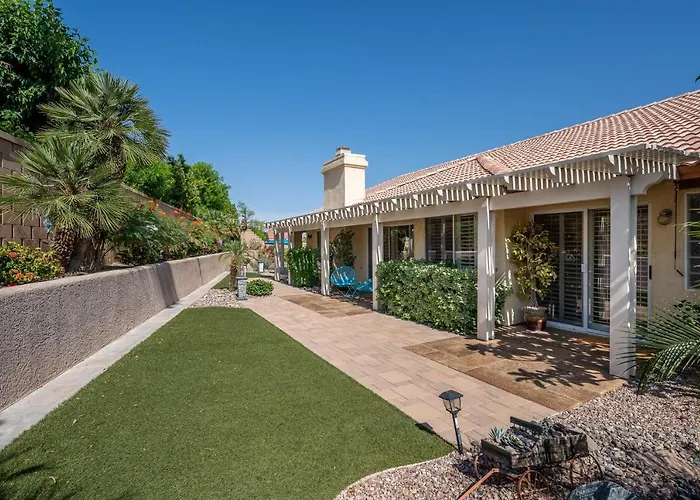 Coachella Chill: Luxury 4Br/4King Paradise Retreat