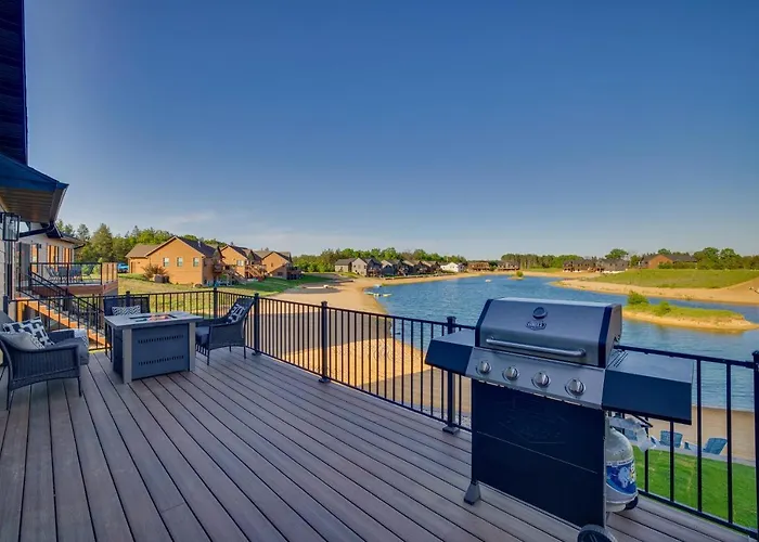New Lisbon Fall Retreat W/ Fire Pits & Lake Views