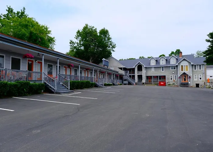 Dock House Inn