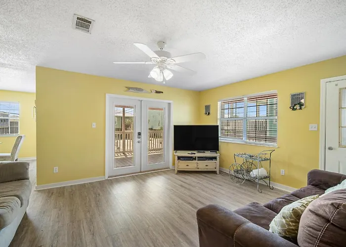 Coral Breeze By Albvr - Pet Friendly 3Br, 2Ba Beach House - Just Steps To The Beach