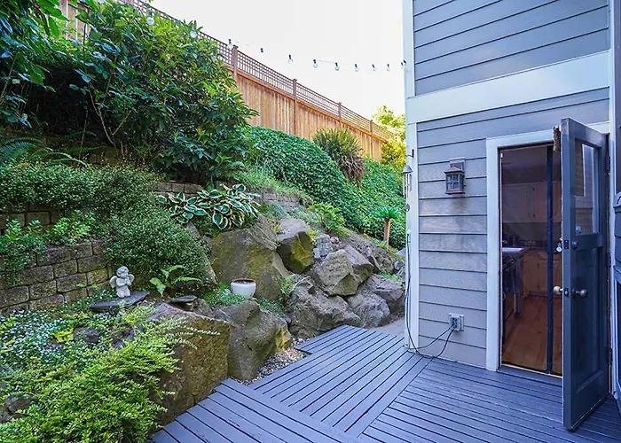 Sunlit Contemporary Bellevue Home W A Lush Garden