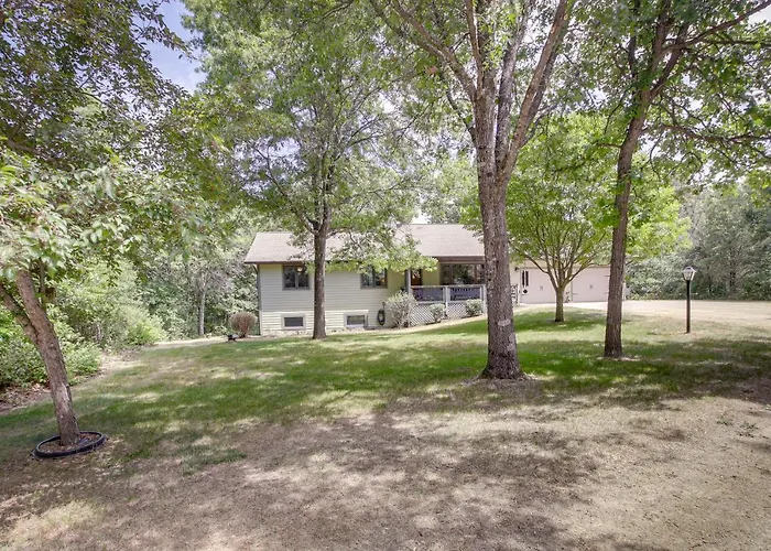 Secluded Wautoma Home W/ Fire Pit!