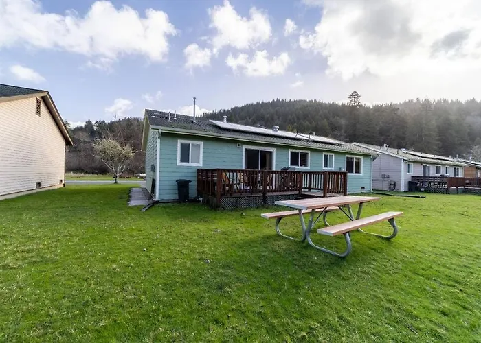 Elk Meadow Cabins 13A Bears Den Suite