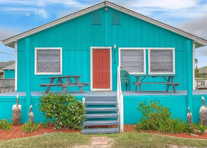 Waterfront Laguna Madre Bayhouse - Fishing, Birding & Family Retreat